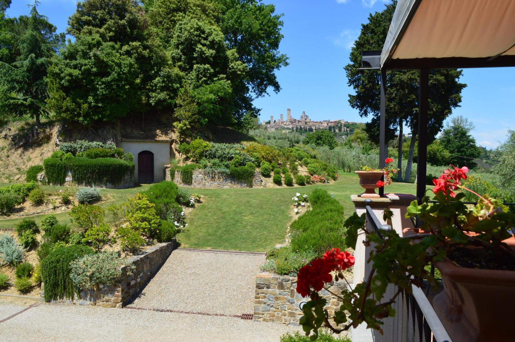 Guardastelle - Agriturismo&vineyard San Gimignano Exterior foto